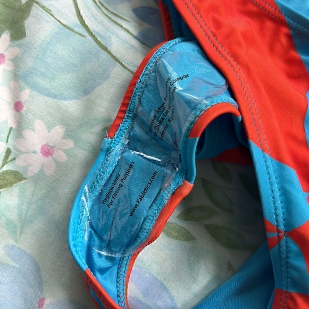 Fabletics Cutout One Piece Swimsuit - M - Picture 4 of 8